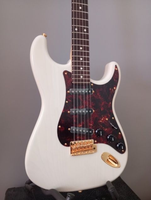 TOKAI AST 101G STW Stratocaster Style Gitara Elektryczna Japan